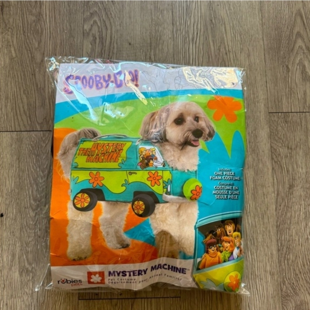 Mystery machine dog costume 😊